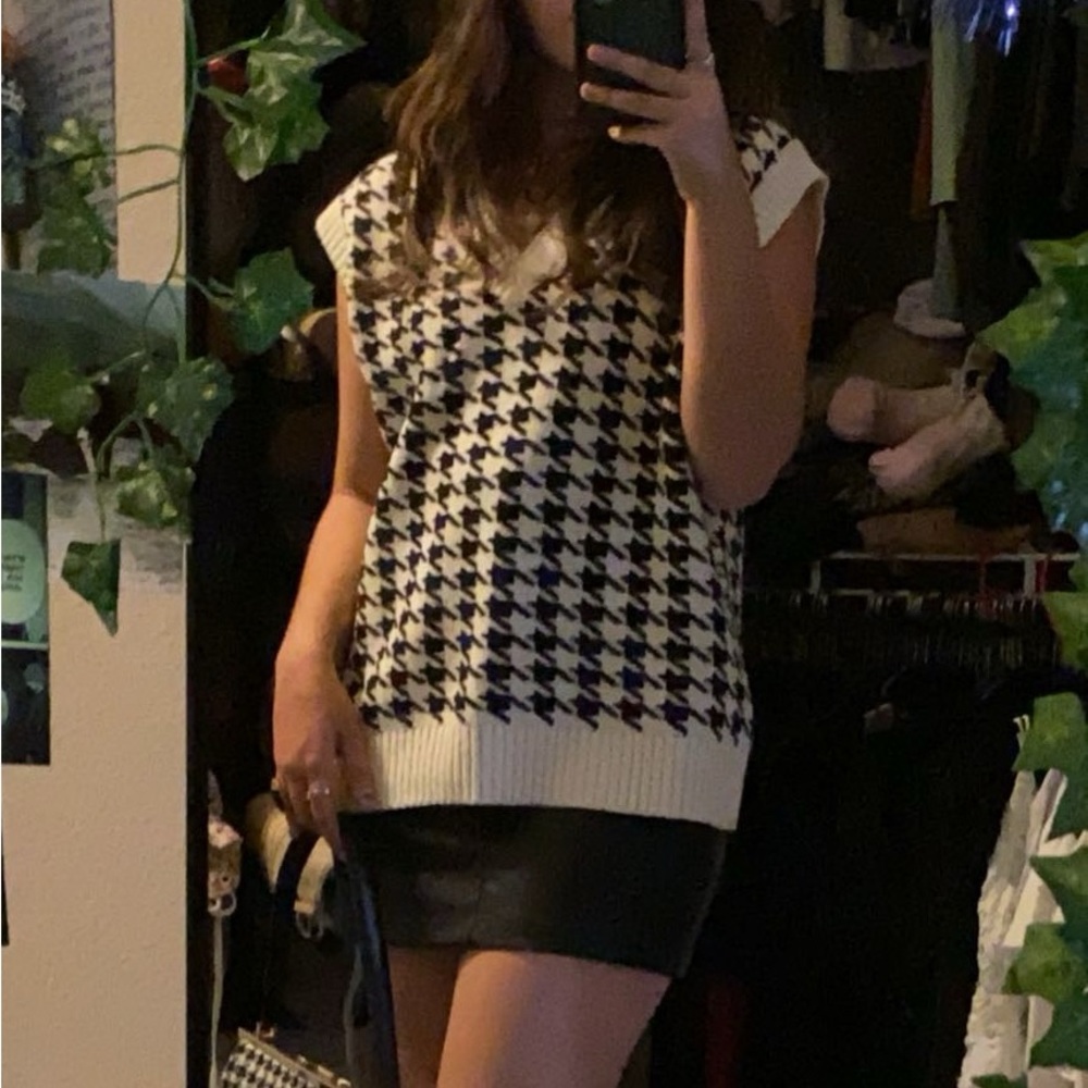 Hollister checkered sweater vest